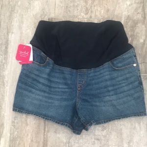 New with tags maternity shorts